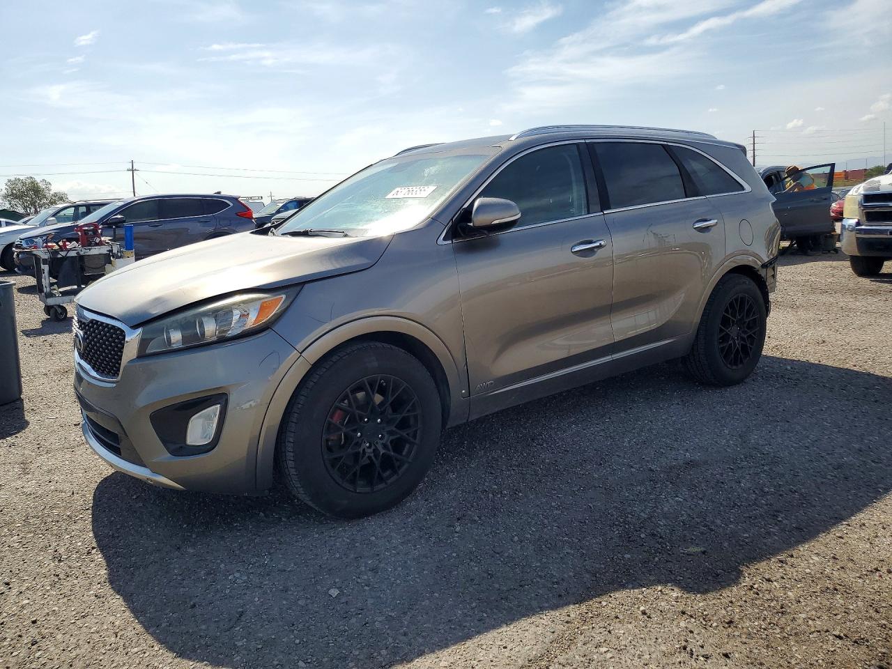 2016 Kia Sorento SX, VIN 5XYPKDA59GG097407 — Rear end