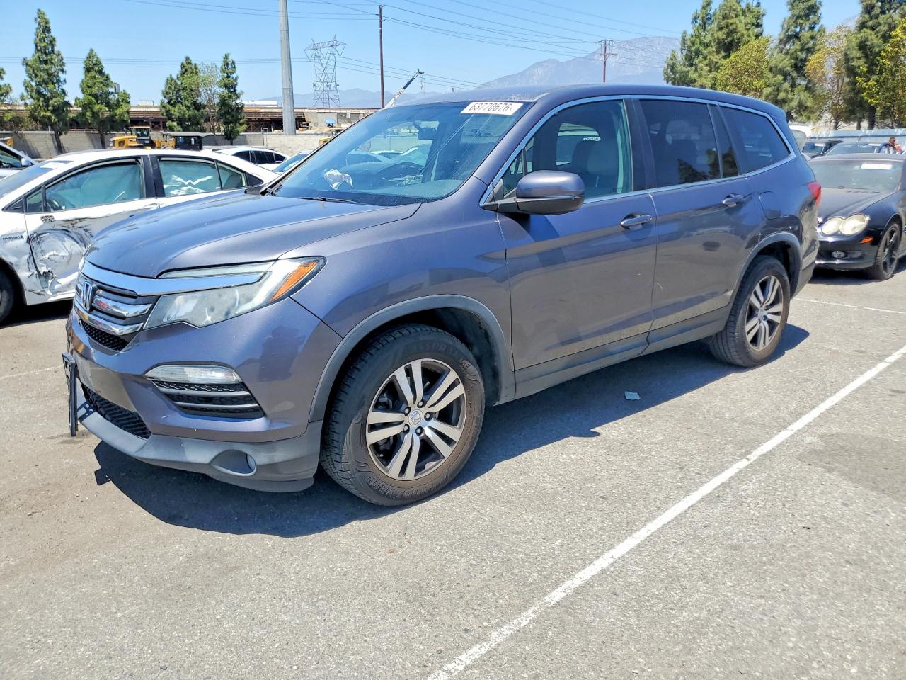 2017 Honda Pilot EX, VIN 5FNYF5H33HB014632 — Перед