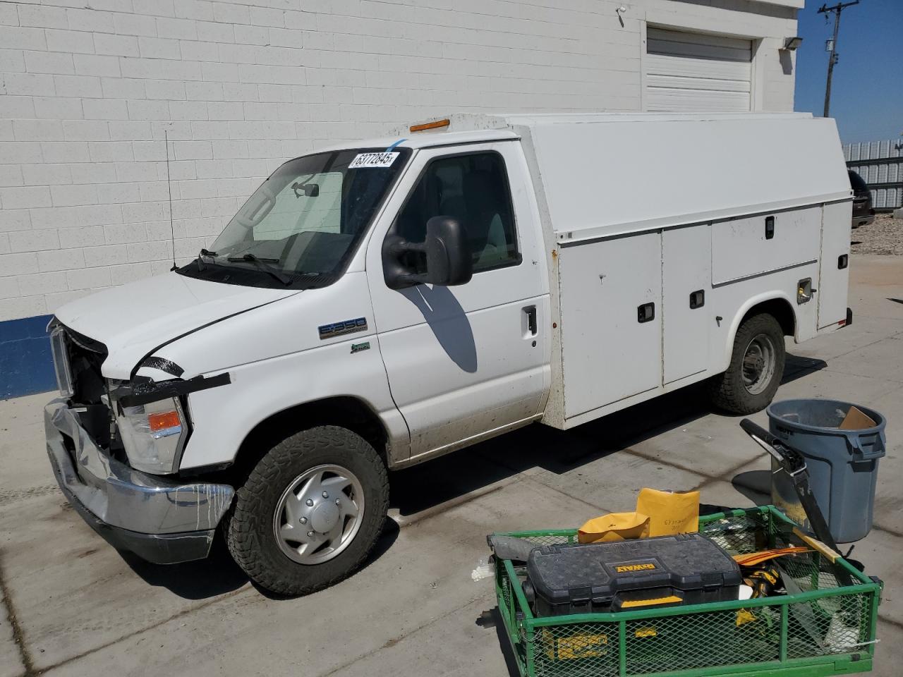 2017 Ford E-Series Commercial, VIN 1FDWE3F6XHDC79093 — Front end