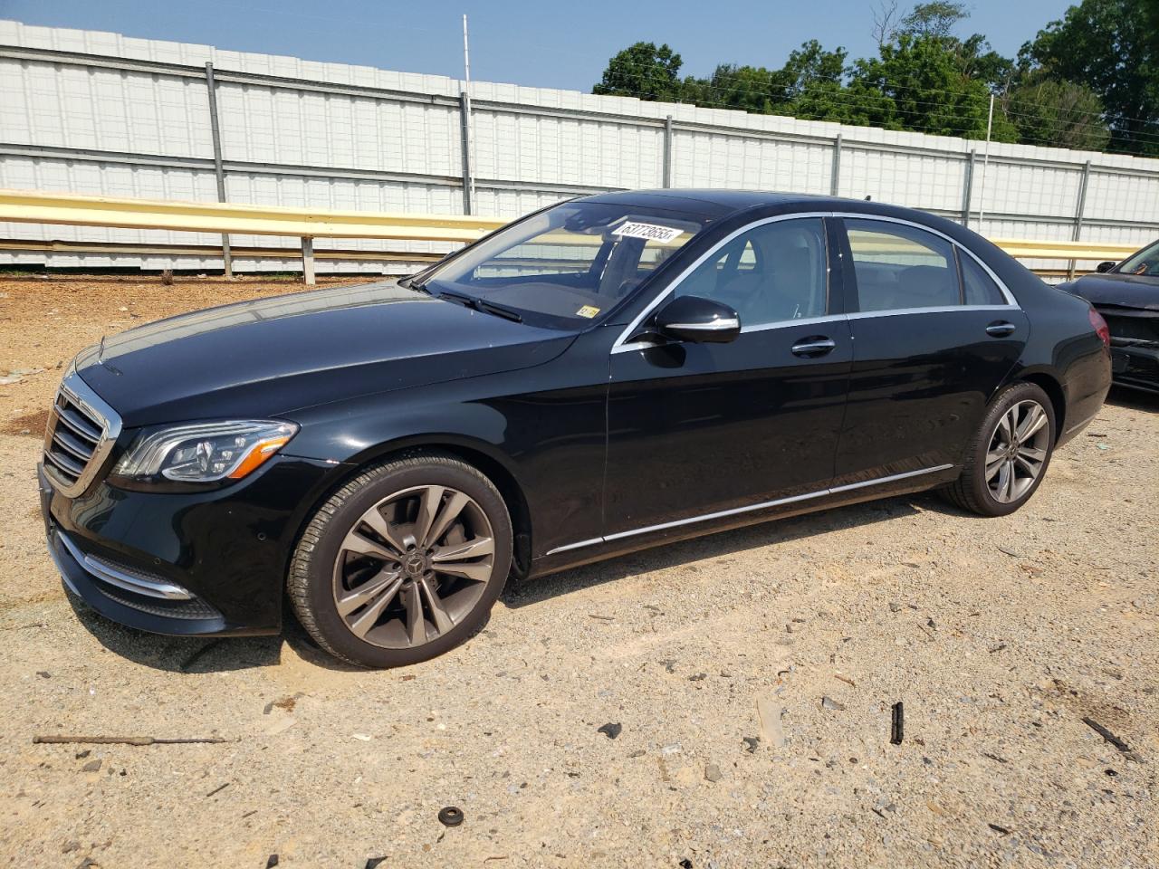 2019 Mercedes-Benz S 560, VIN WDDUG8GB1KA462332 — Side