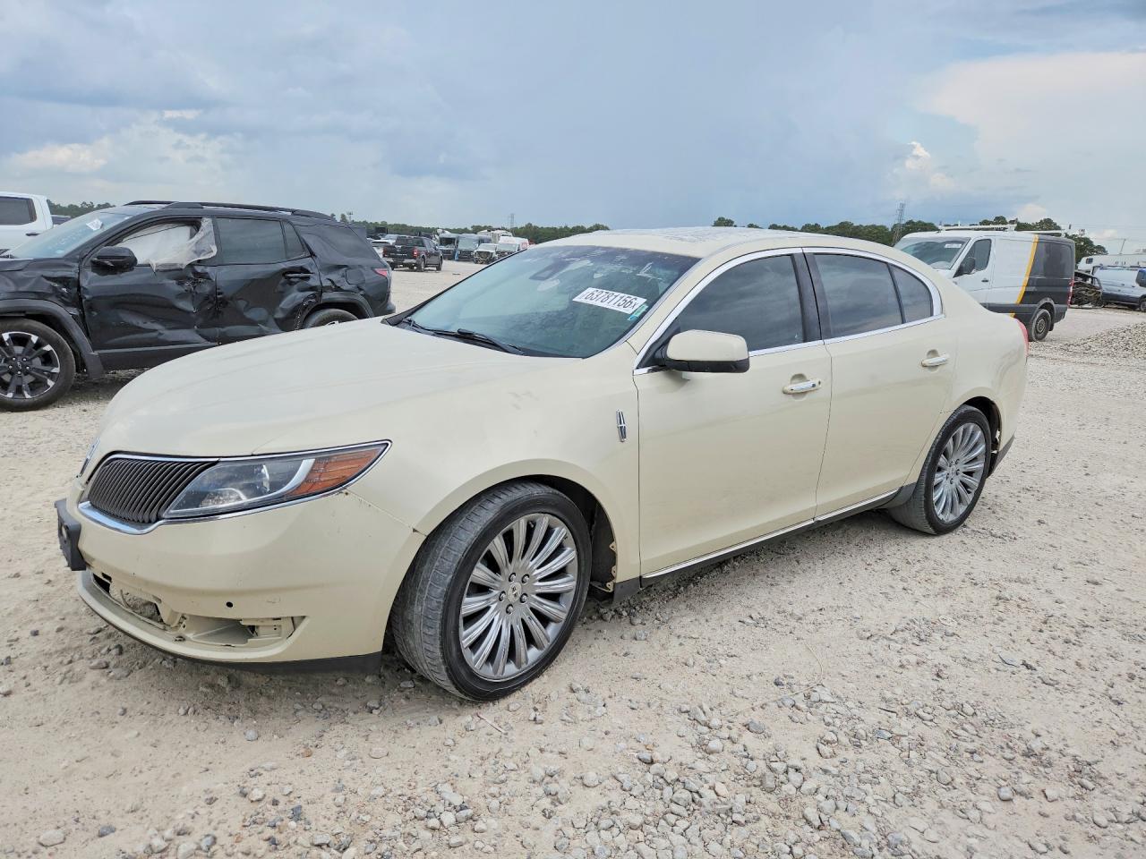 2015 Lincoln MKS, VIN 1LNHL9DK8FG601162 — Roof