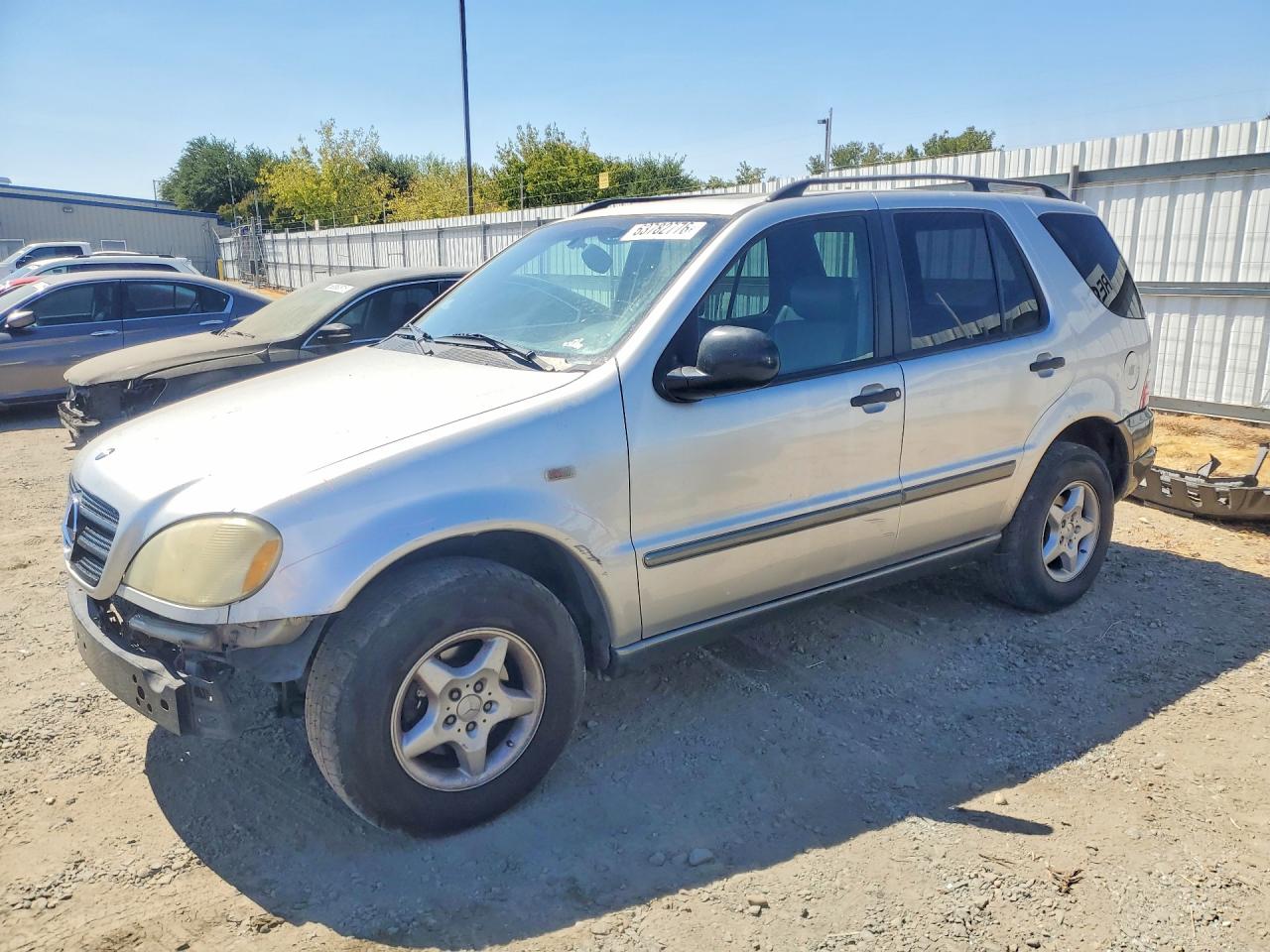 1998 Mercedes-Benz M 320/430/500, VIN 4JGAB54E8WA037507 — Front end