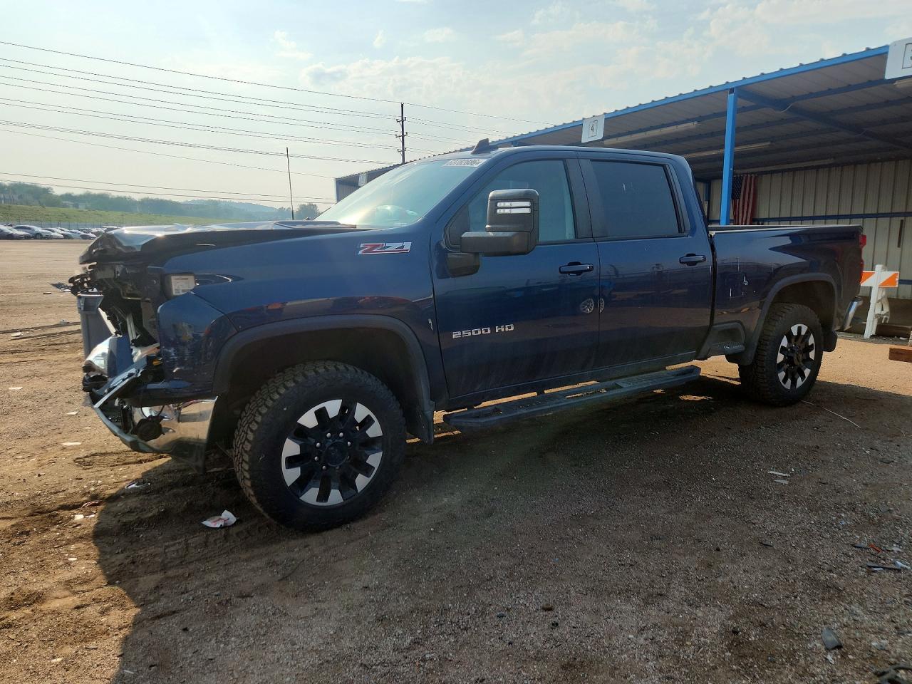 2020 Chevrolet Silverado 2500HD LT, VIN 1GC4YNE75LF207868 — Front end