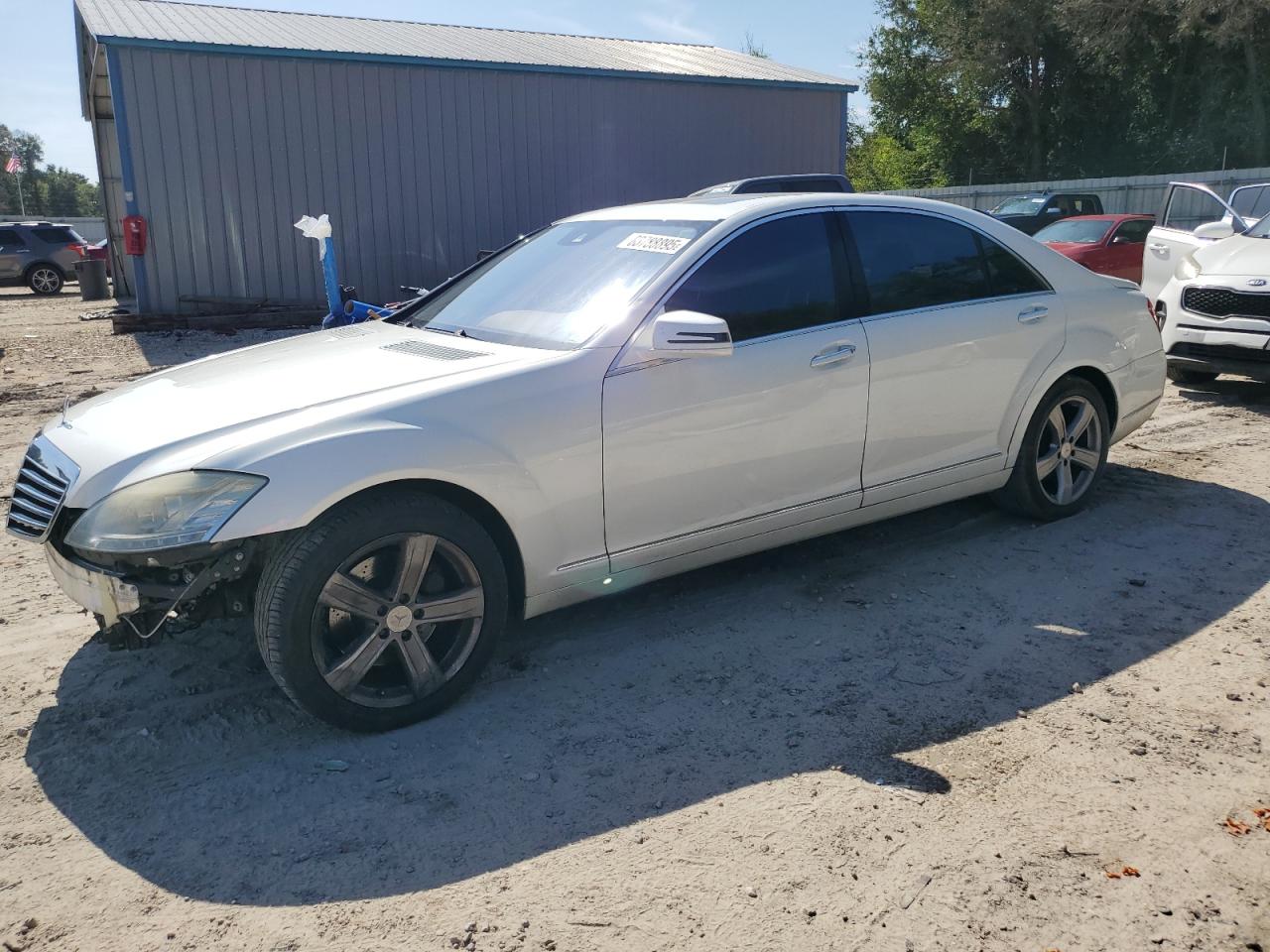 2010 Mercedes-Benz S 550, VIN WDDNG7BB1AA314184 — Front end