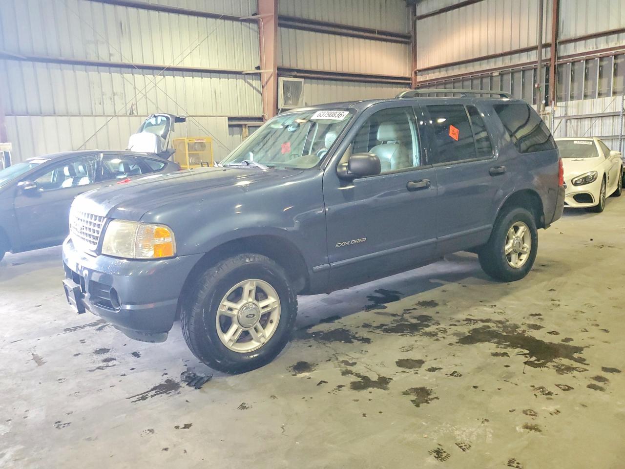 2004 Ford Explorer XLT, VIN 1FMZU63K04UB32455 — Minor dents and scratches