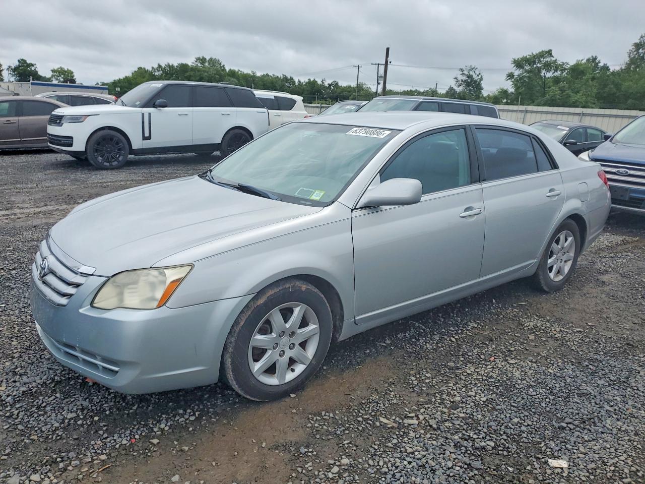 2005 Toyota Avalon XLS, VIN 4T1BK36B75U033568 — Мелкие вмятины и царапины