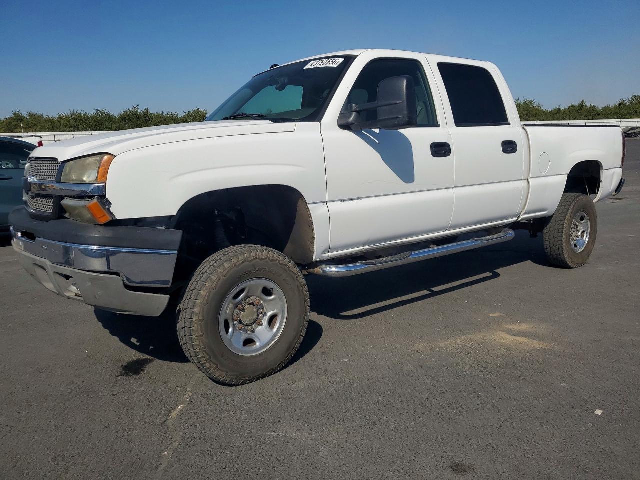 2004 Chevrolet Silverado 2500 LS, VIN 1GCGK23U74F194399 — Front end