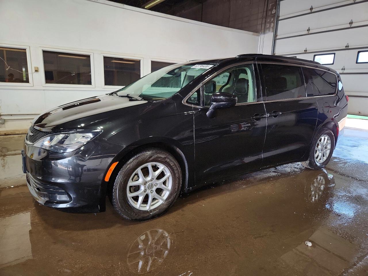 2020 Chrysler Voyager LXi, VIN 2C4RC1DG9LR187261 — Мелкие вмятины и царапины