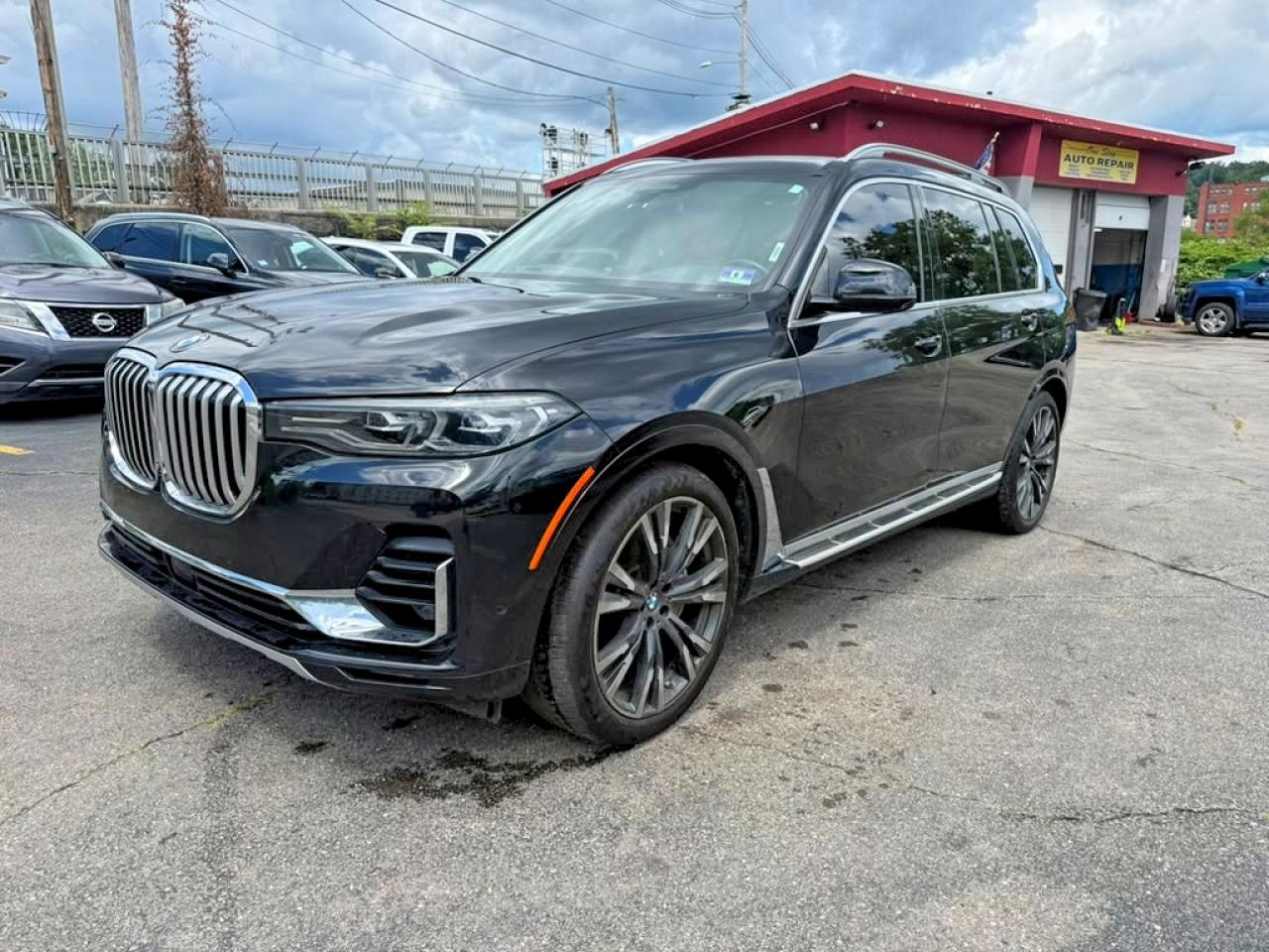 2019 BMW X7 xDrive50i, VIN 5UXCX4C59KLS36573 — Мелкие вмятины и царапины