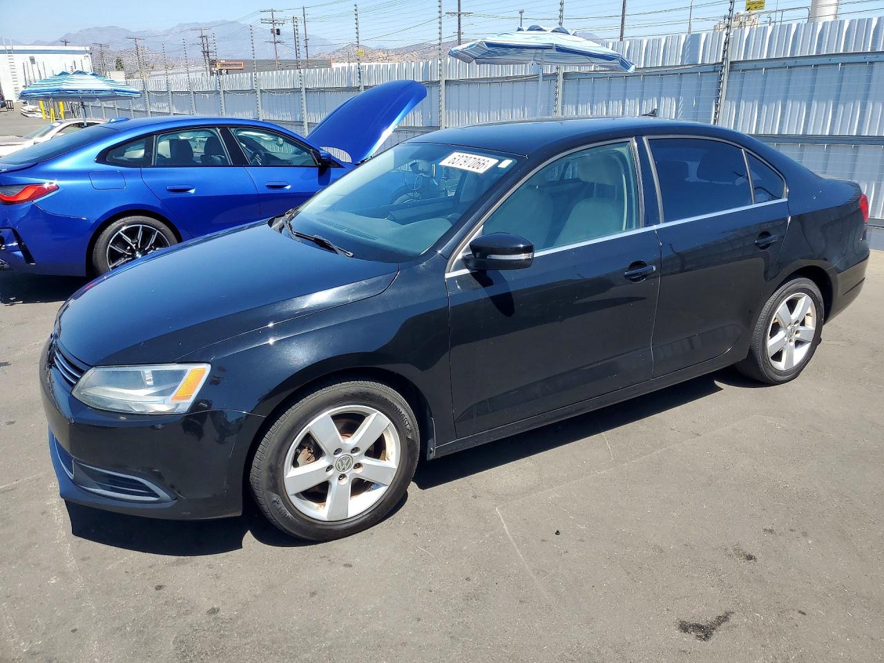 2014 Volkswagen Jetta SE, VIN 3VWD17AJ5EM370313 — Мелкие вмятины и царапины