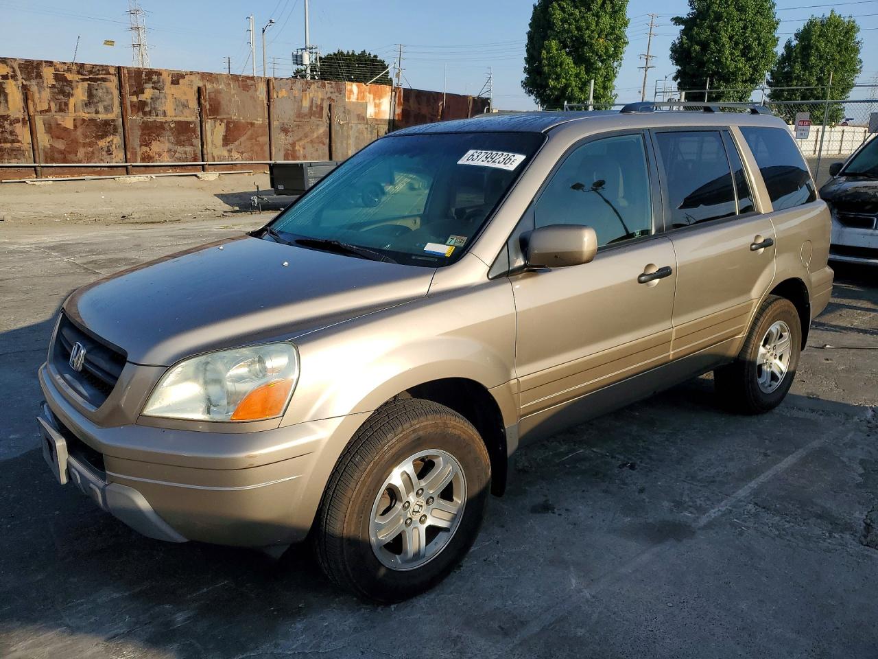 2003 Honda Pilot EX, VIN 2HKYF18663H563612 — Front end