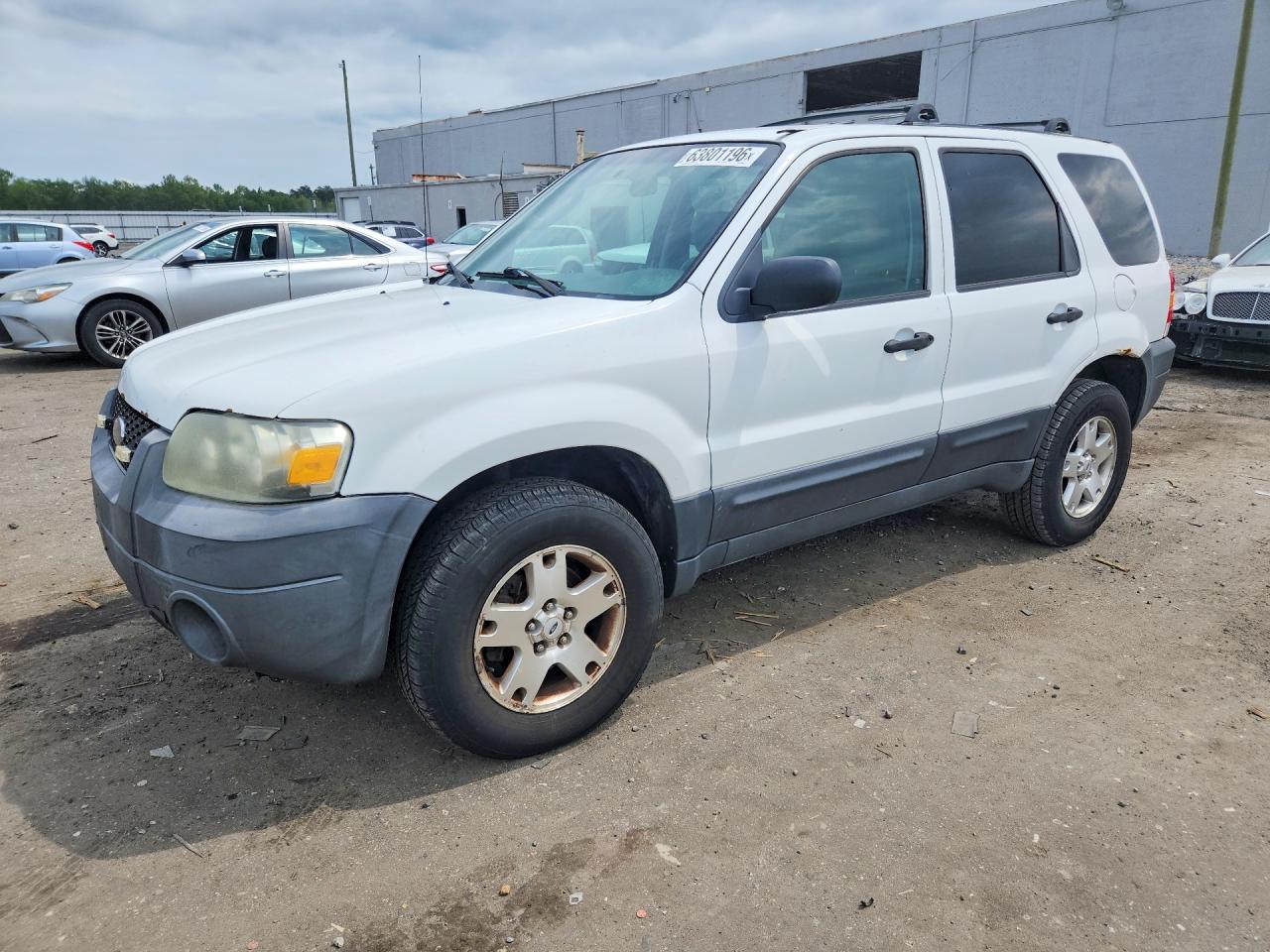 2006 Ford Escape XLT, VIN 1FMCU93196KA44680 — Minor dents and scratches