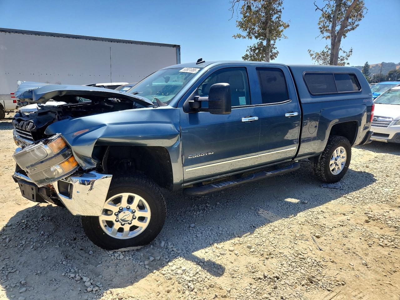 2015 Chevrolet Silverado 2500HD LTZ, VIN 1GC2KWE82FZ113229 — Front end