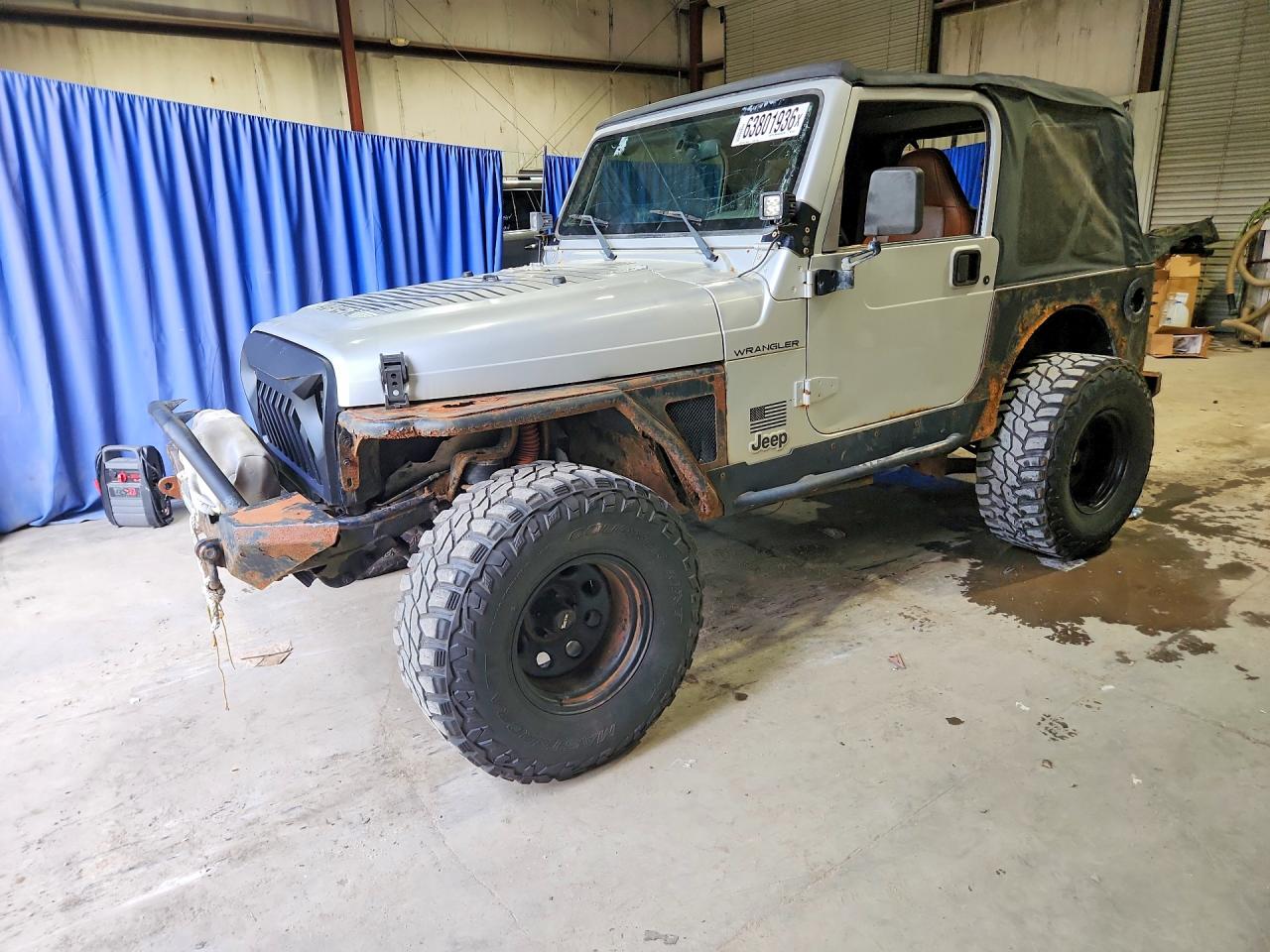 2002 Jeep Wrangler X, VIN 1J4FA39S82P745127 — Minor dents and scratches
