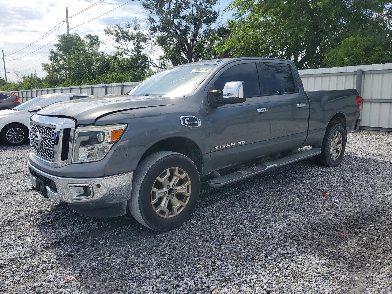 2017 Nissan Titan SL, VIN 1N6BA1F24HN509508 — Перед