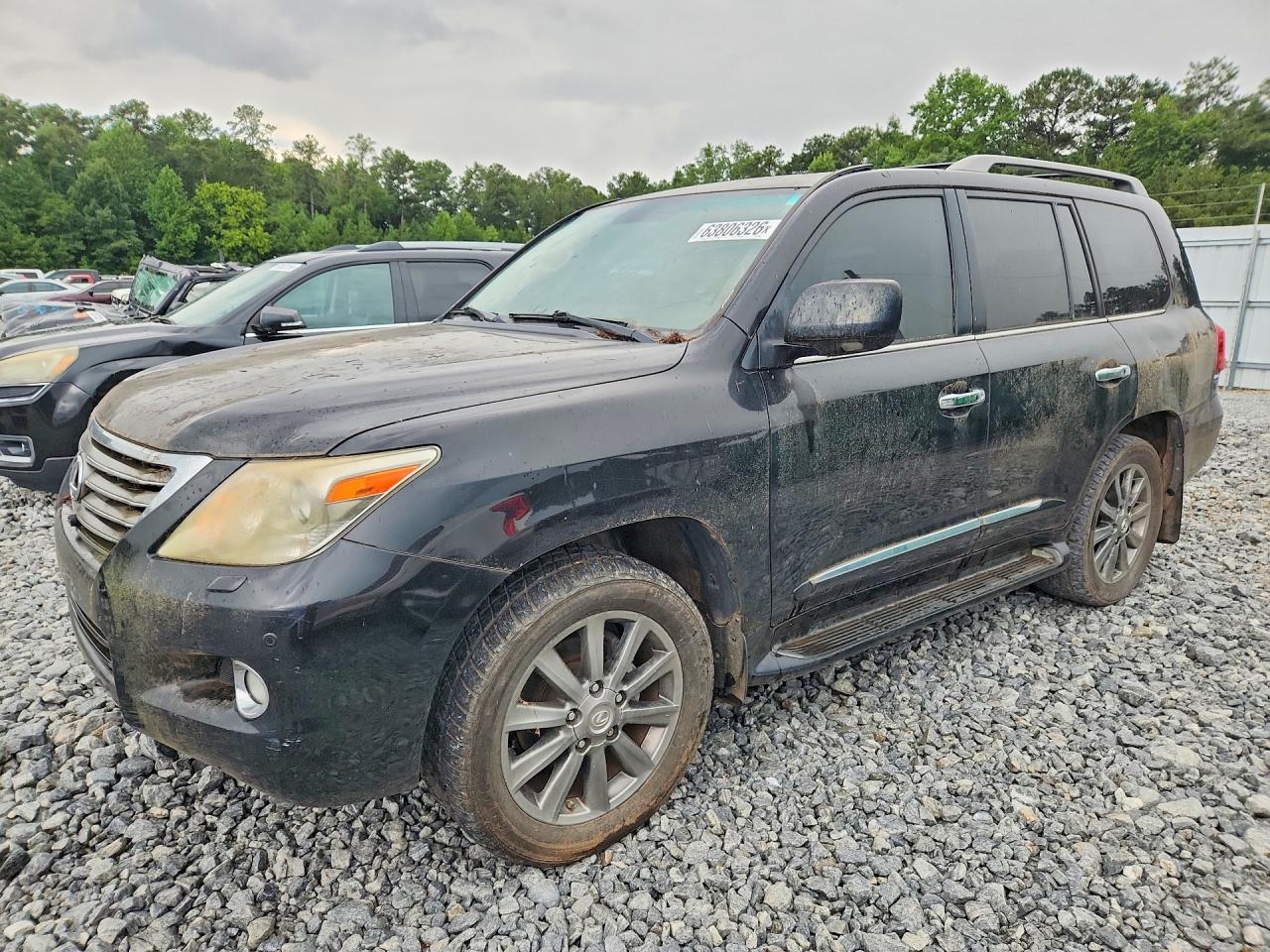 2011 Lexus LX 570, VIN JTJHY7AX4B4068648 — Minor dents and scratches