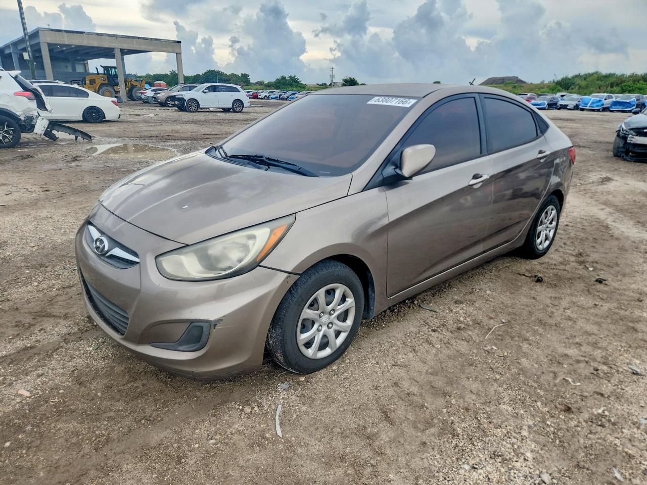 2014 Hyundai Accent GLS, VIN KMHCT4AE2EU675589 — Зад