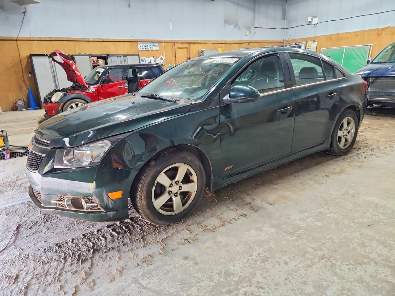 2014 Chevrolet Cruze 1LT, VIN 1G1PC5SB4E7371915 — Minor dents and scratches