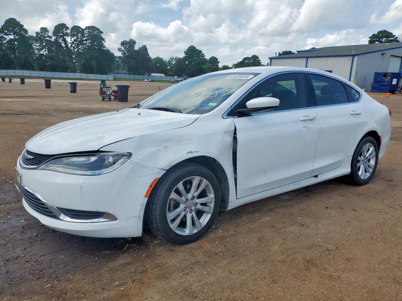 2015 Chrysler 200 Limited, VIN 1C3CCCAB6FN628652 — Side