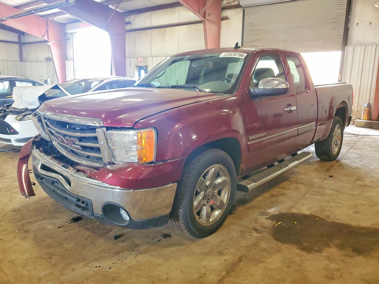 2013 GMC Sierra 1500 SLE, VIN 1GTR2VE75DZ351914 — Front end