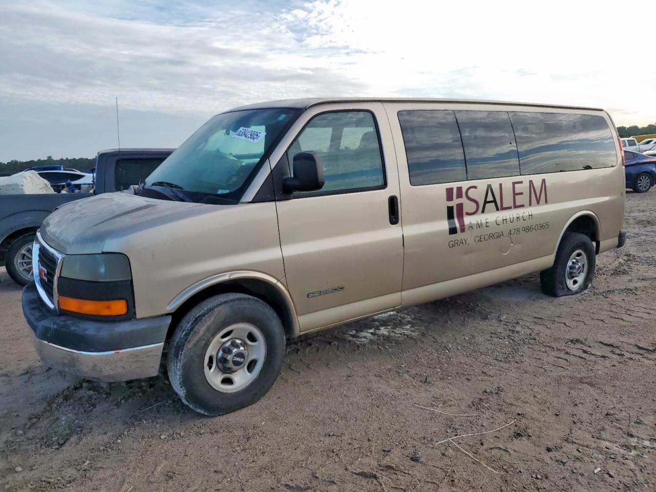 2005 GMC Savana, VIN 1GJHG39U751253493 — Front end