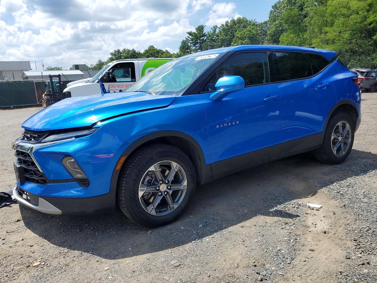 2025 Chevrolet Blazer LT, VIN 3GNKBCR45SS188124 — Перед