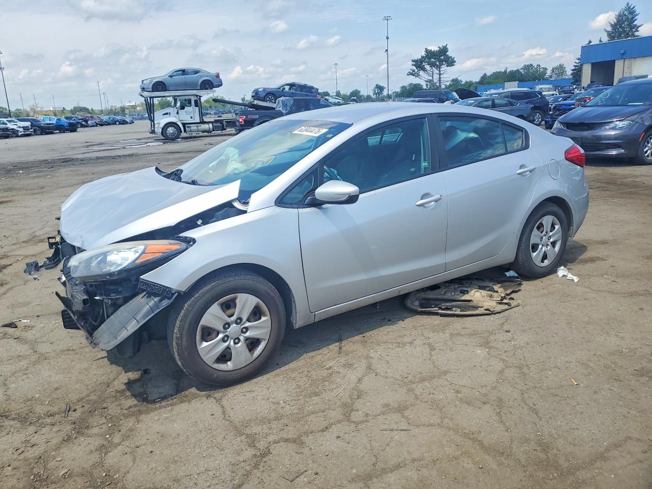 2016 Kia Forte LX, VIN KNAFK4A63G5532433 — Перед