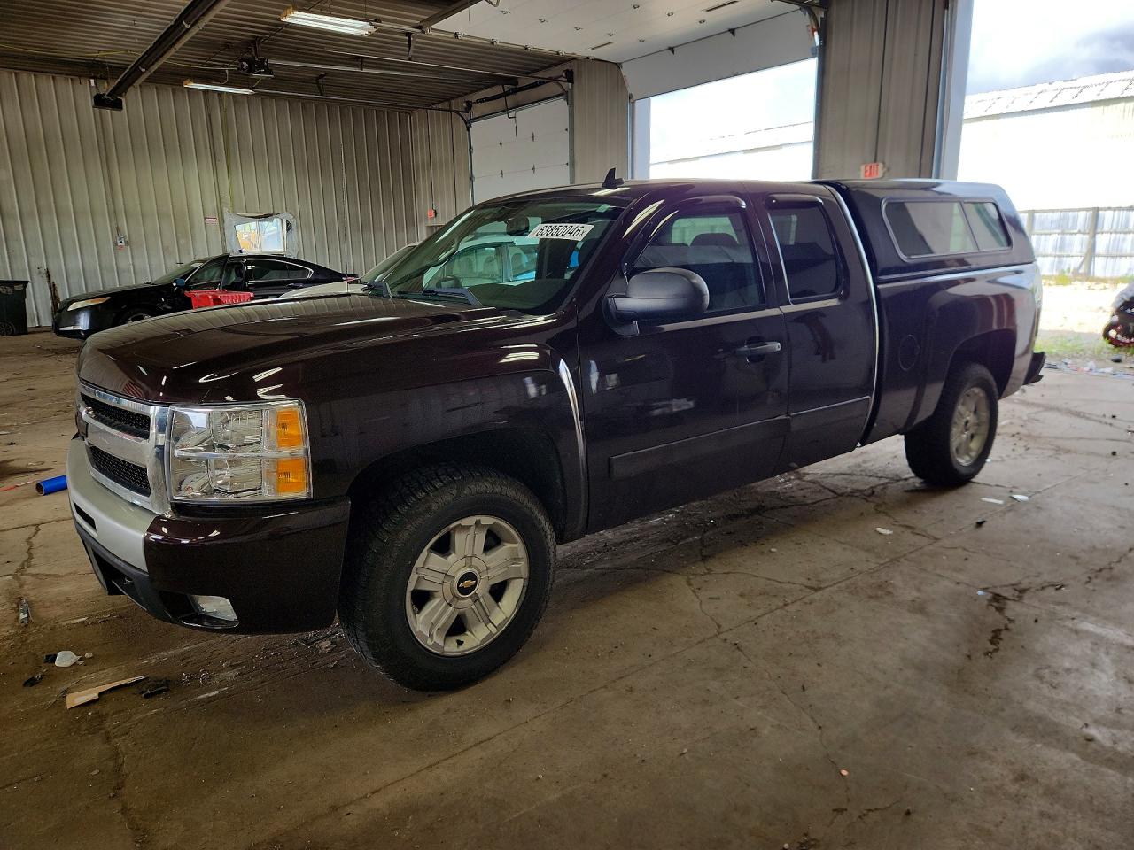 2008 Chevrolet Silverado 1500 1LT, VIN 2GCEK190481211842 — Зад