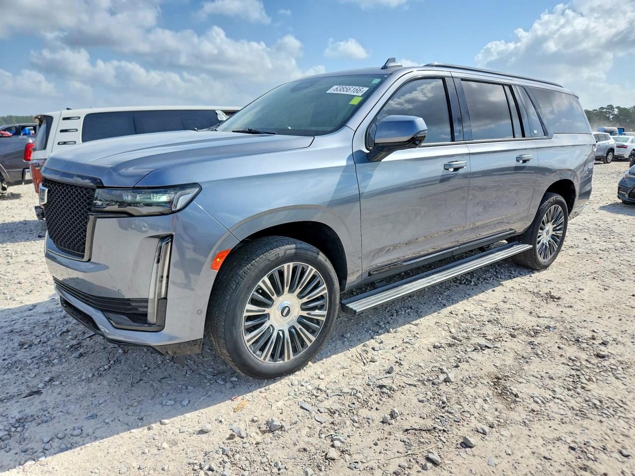2022 Cadillac Escalade ESV Sport Platinum, VIN 1GYS3RKL1NR135111 — Front end