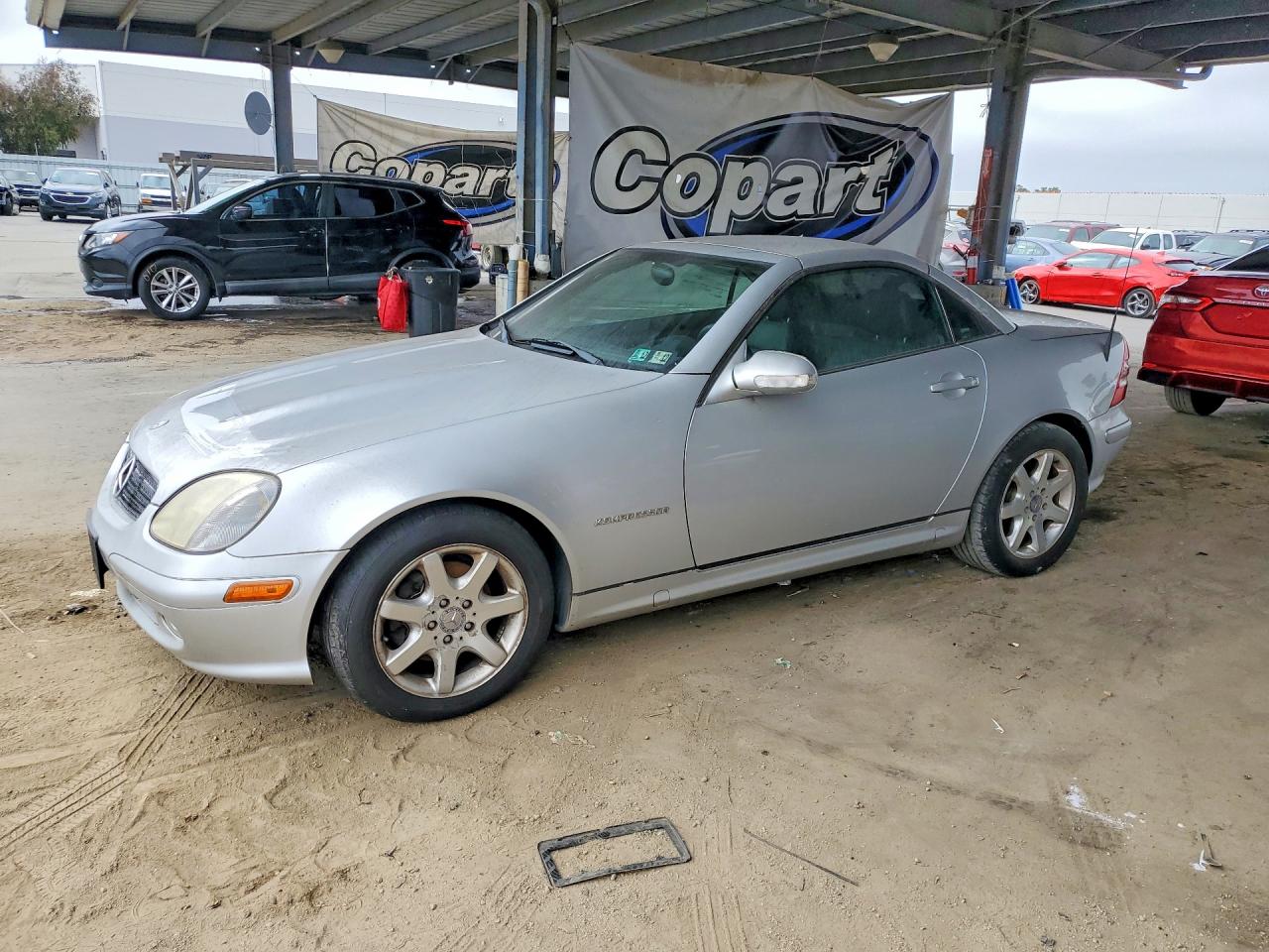 2001 Mercedes-Benz SLK 230 Kompressor, VIN WDBKK49F31F186177 — Мелкие вмятины и царапины