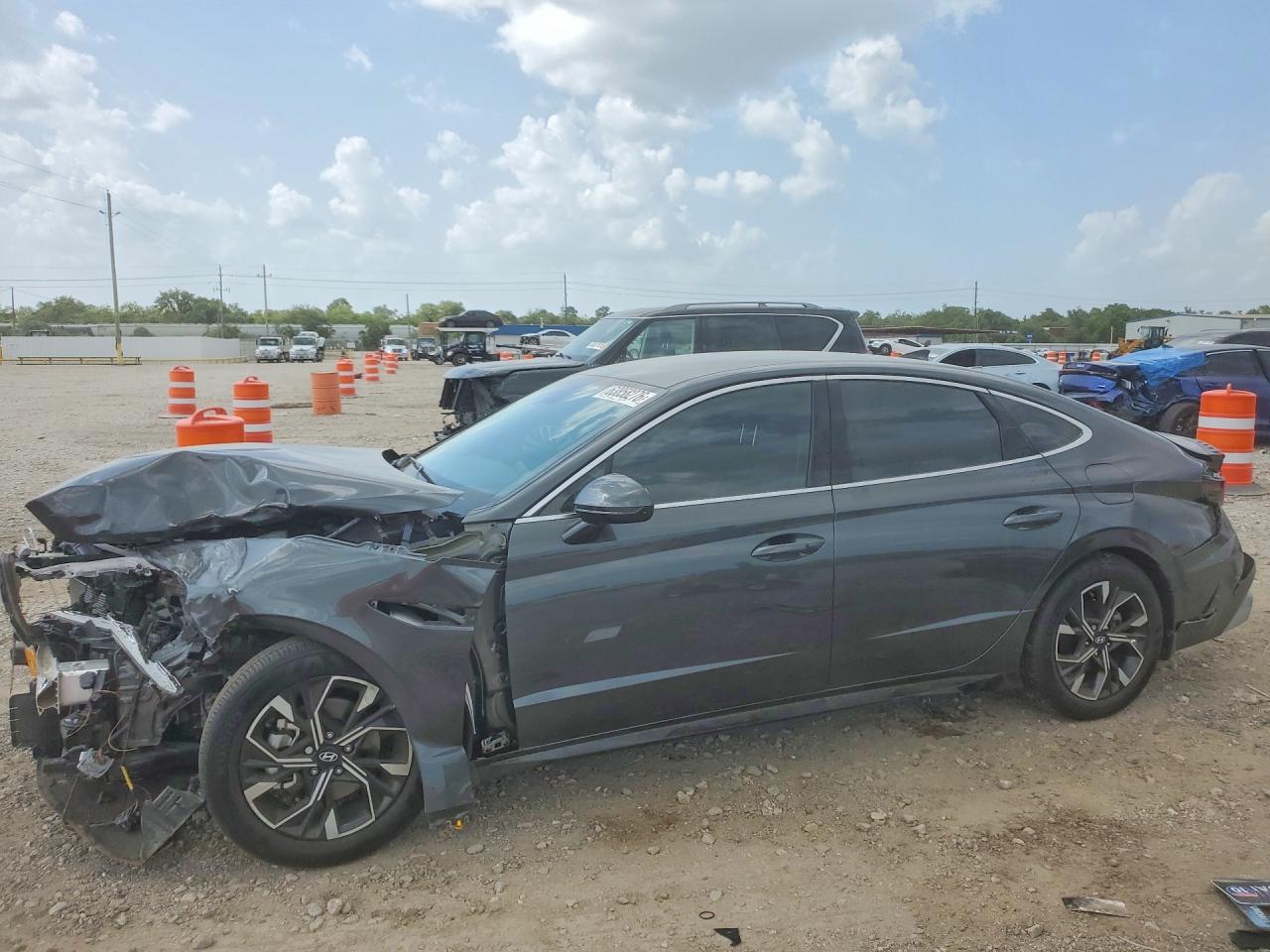 2025 Hyundai Sonata SEL, VIN KMHL64JA5SA505017 — Front end