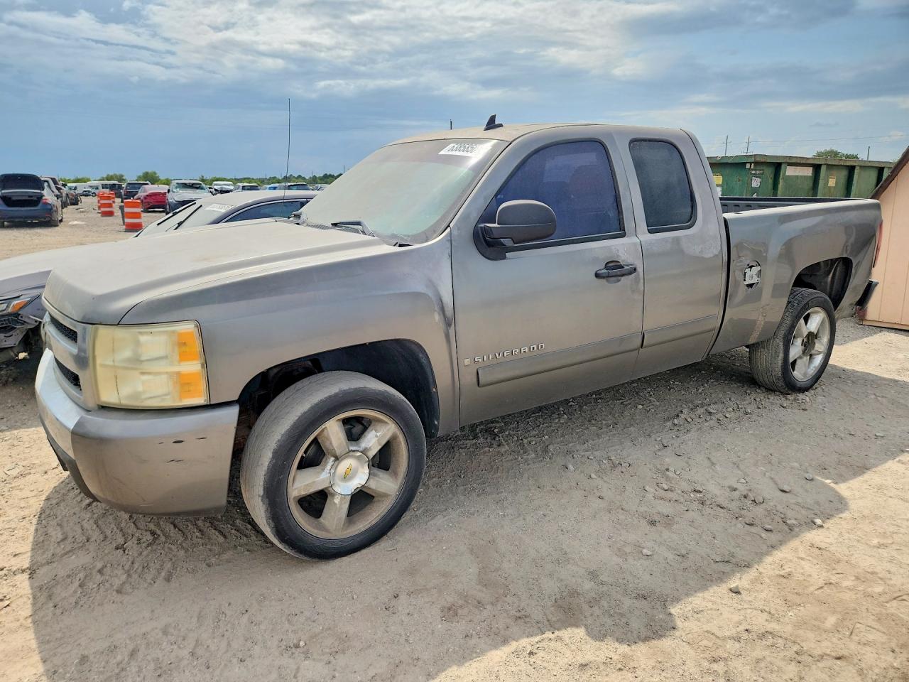 2008 Chevrolet Silverado 1500 LTZ, VIN 1GCEC19J58Z331386 — Бок