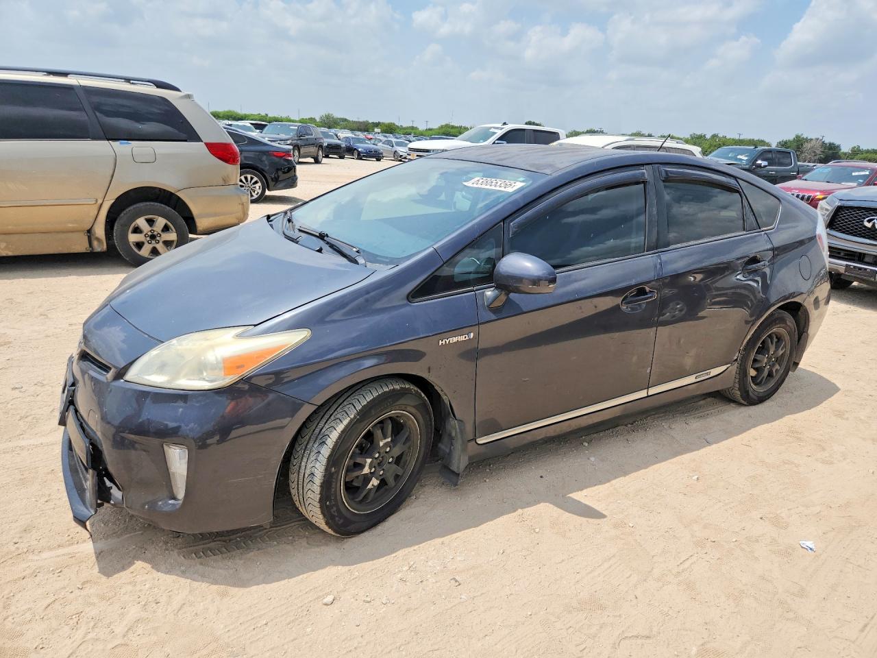 2012 Toyota Prius Three, VIN JTDKN3DU2C5377834 — Front end