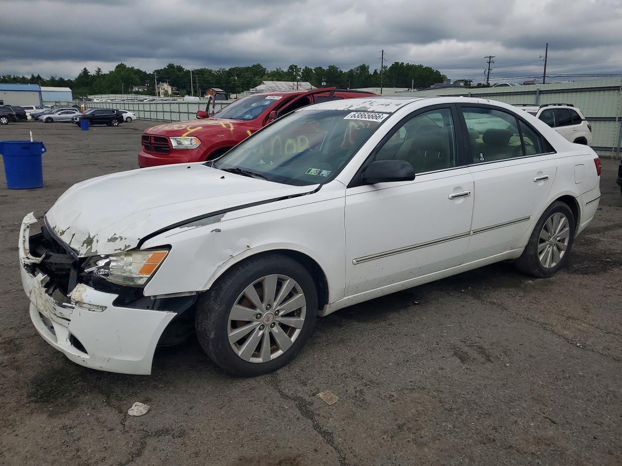 2010 Hyundai Sonata Limited, VIN 5NPEU4AF8AH599299 — Перед