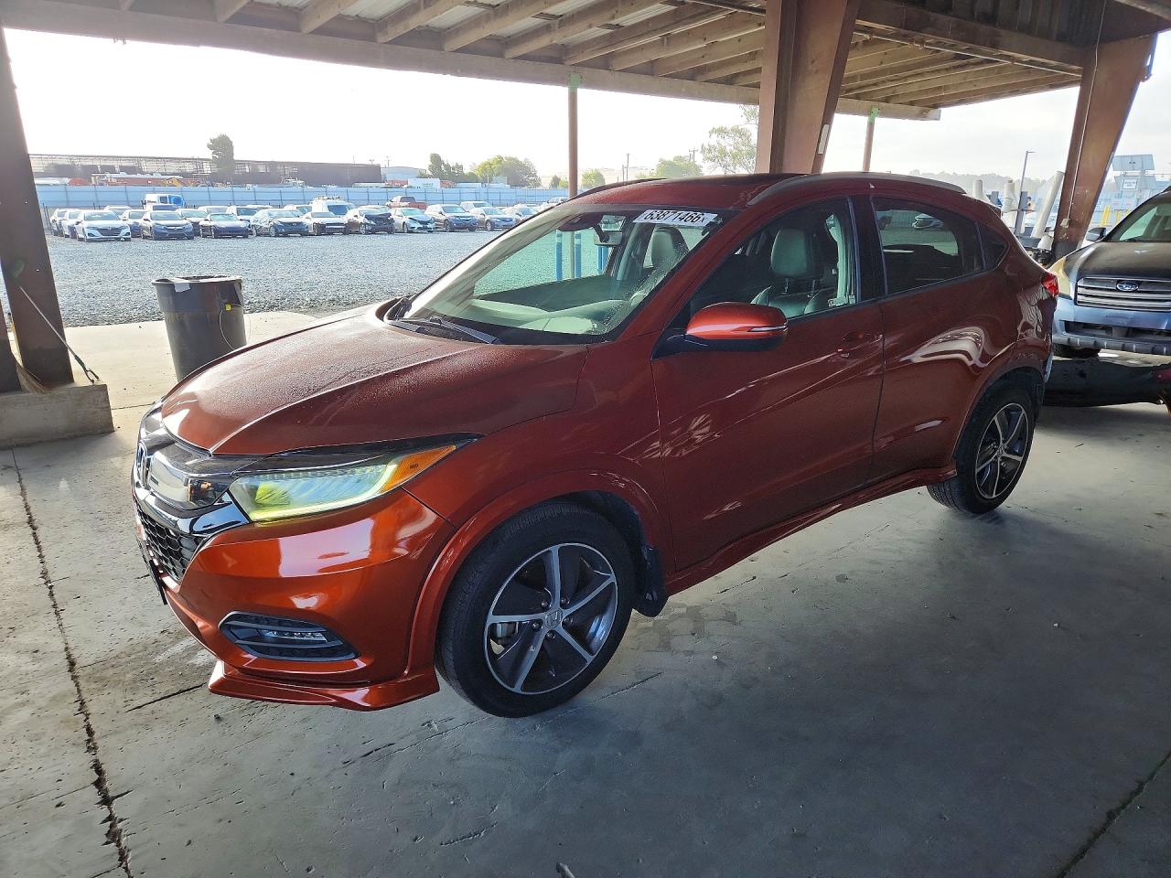 2019 Honda HR-V Touring, VIN 3CZRU6H96KM701136 — Зад