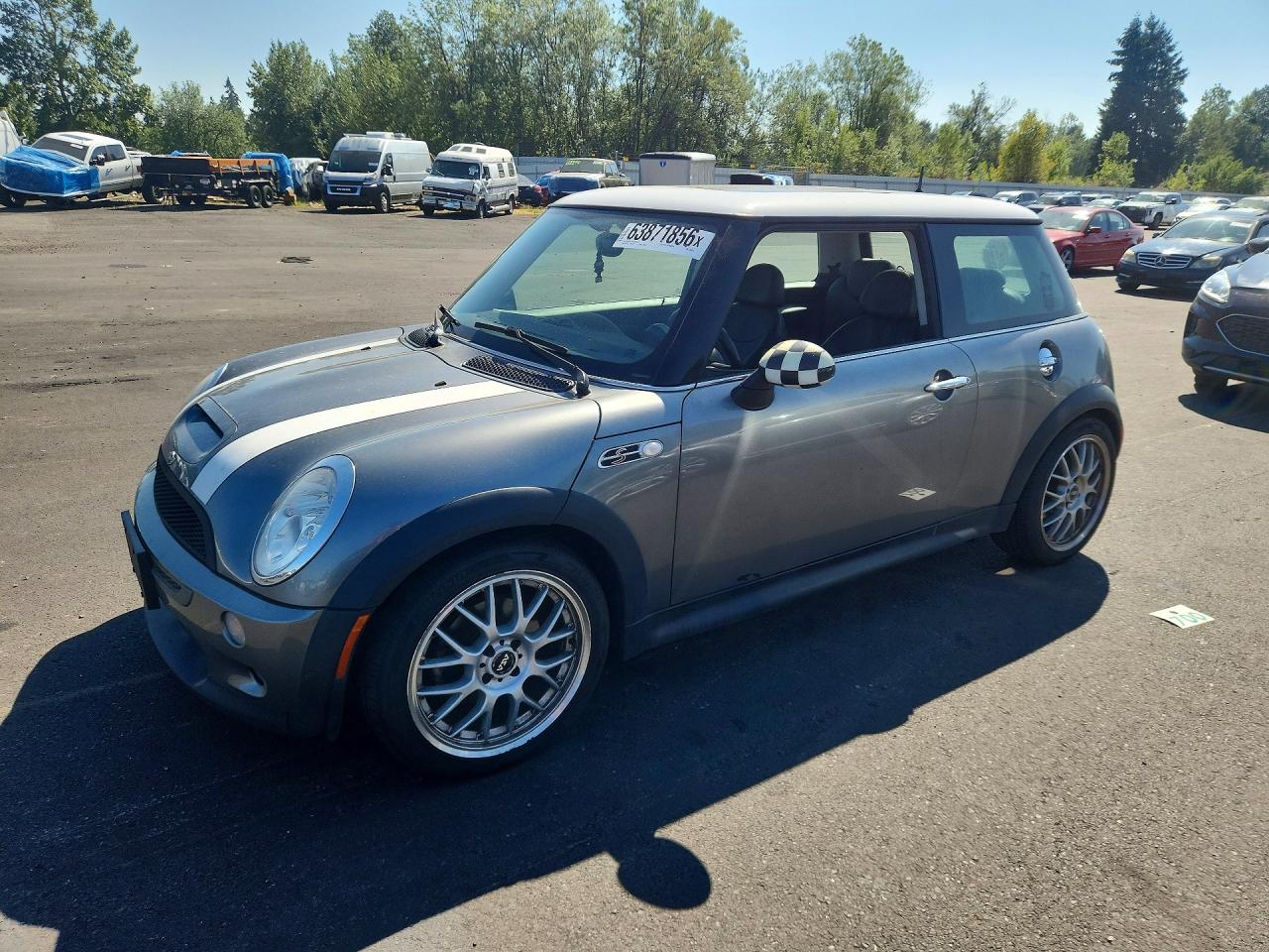 2004 MINI Hardtop S, VIN WMWRE33494TD85071 — Механическое