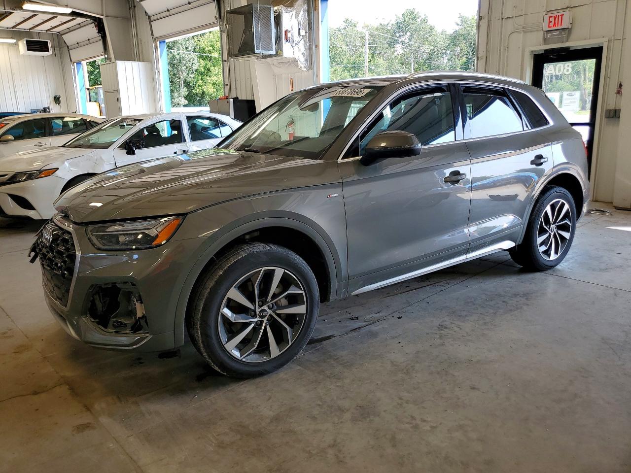 2023 Audi Q5 S line Premium Plus, VIN WA1EAAFY3P2099329 — Front end
