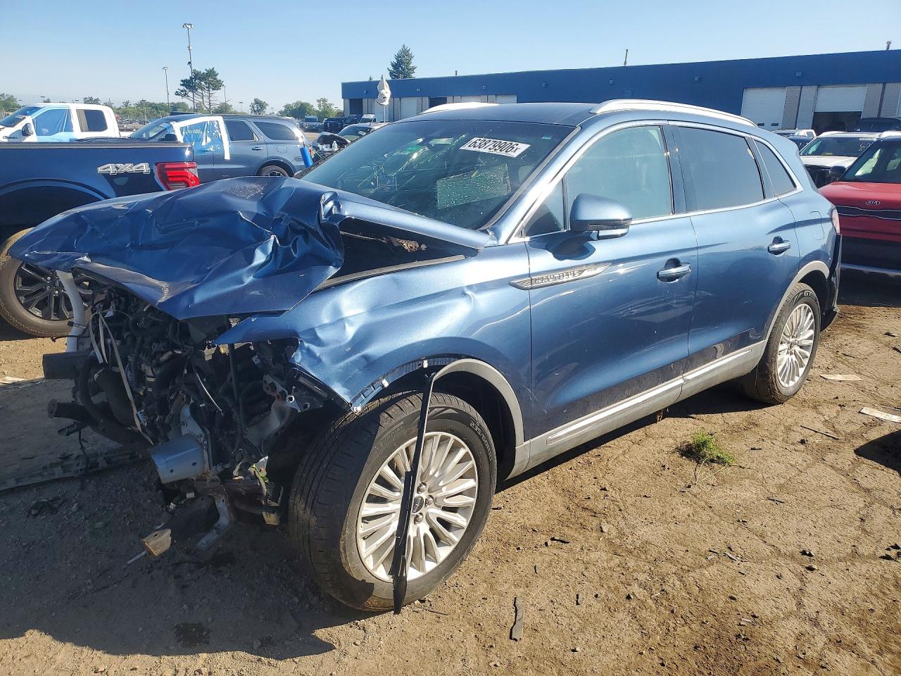 2019 Lincoln Nautilus Standard, VIN 2LMPJ6J95KBL36403 — Перед