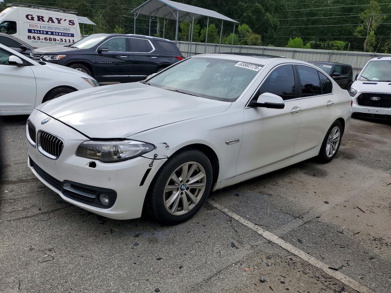 2016 BMW 5 Series 528i, VIN WBA5A5C54GG348275 — Minor dents and scratches