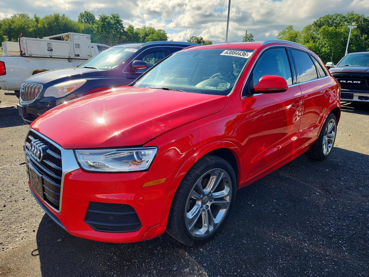 2017 Audi Q3 Premium Plus, VIN WA1JCCFS2HR009841 — Мелкие вмятины и царапины