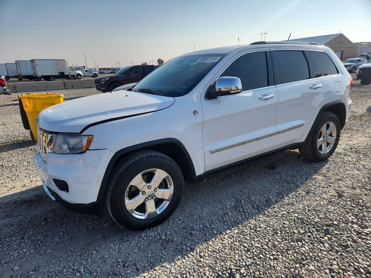 2013 Jeep Grand Cherokee Overland, VIN 1C4RJFCG9DC546977 — Front end