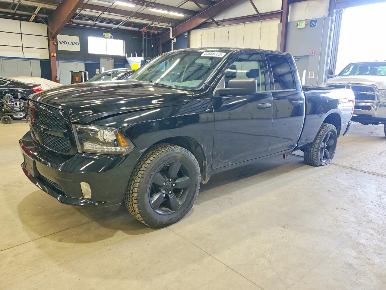 2015 Ram 1500 Express, VIN 1C6RR7FT3FS557951 — Мелкие вмятины и царапины