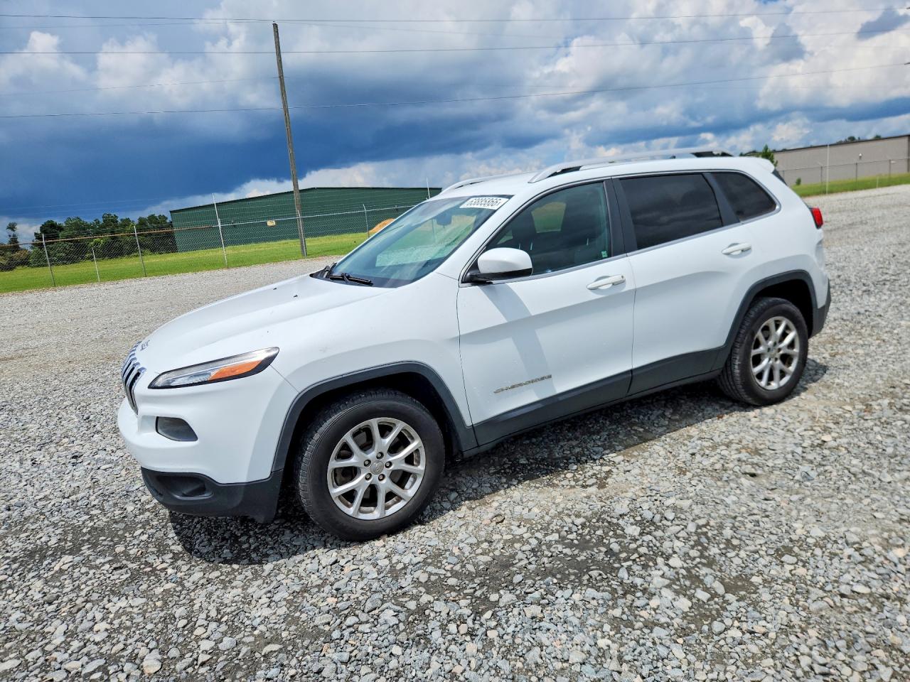 2014 Jeep Cherokee Latitude, VIN 1C4PJLCB0EW158157 — Minor dents and scratches
