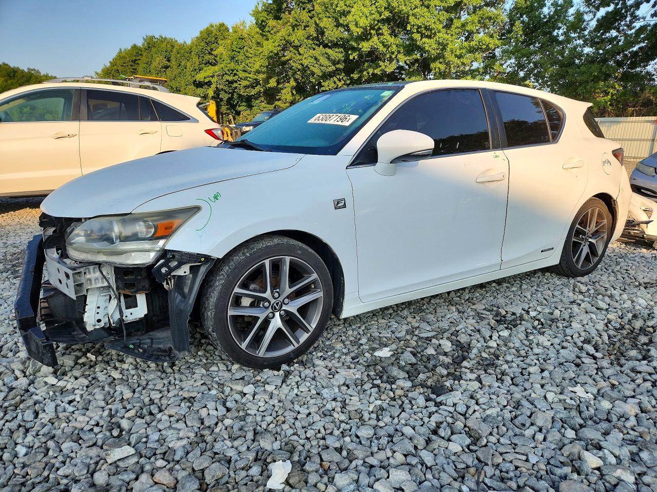 2015 Lexus CT 200h, VIN JTHKD5BH2F2246461 — Front end