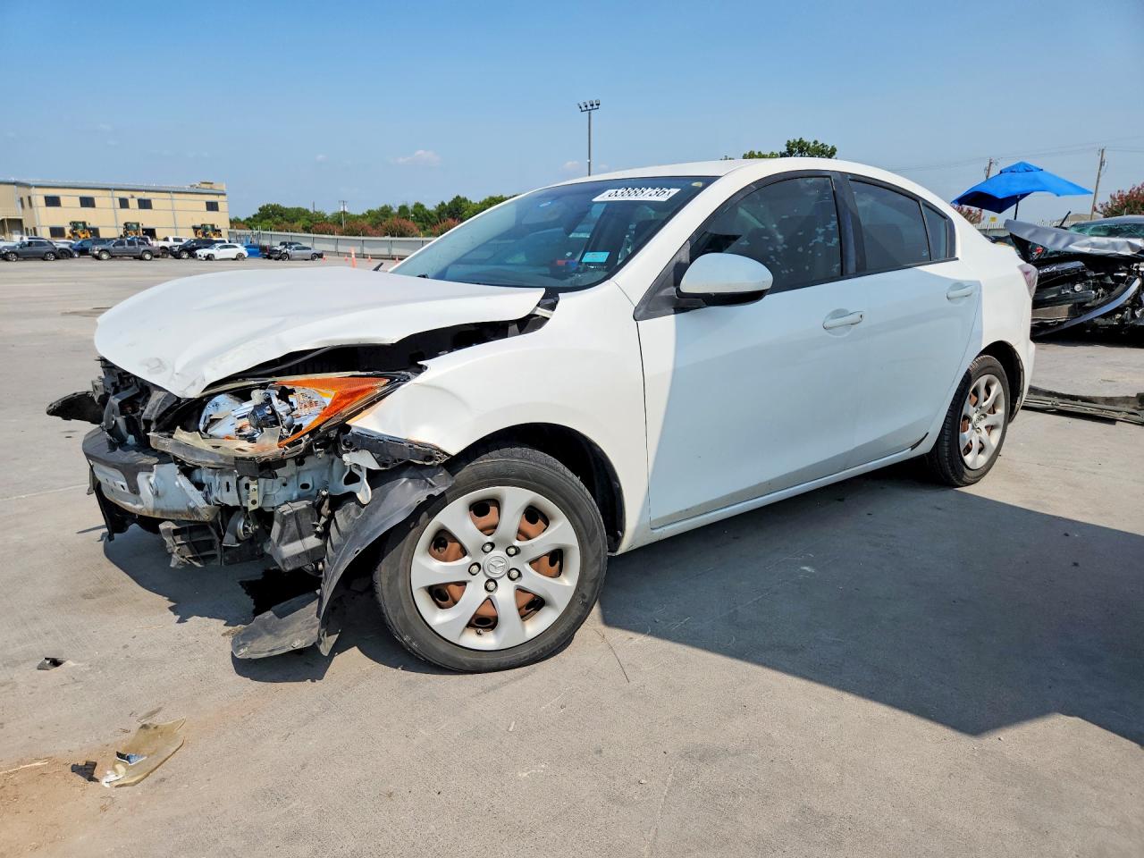 2013 Mazda 3 i Sport, VIN JM1BL1U77D1721140 — Front end