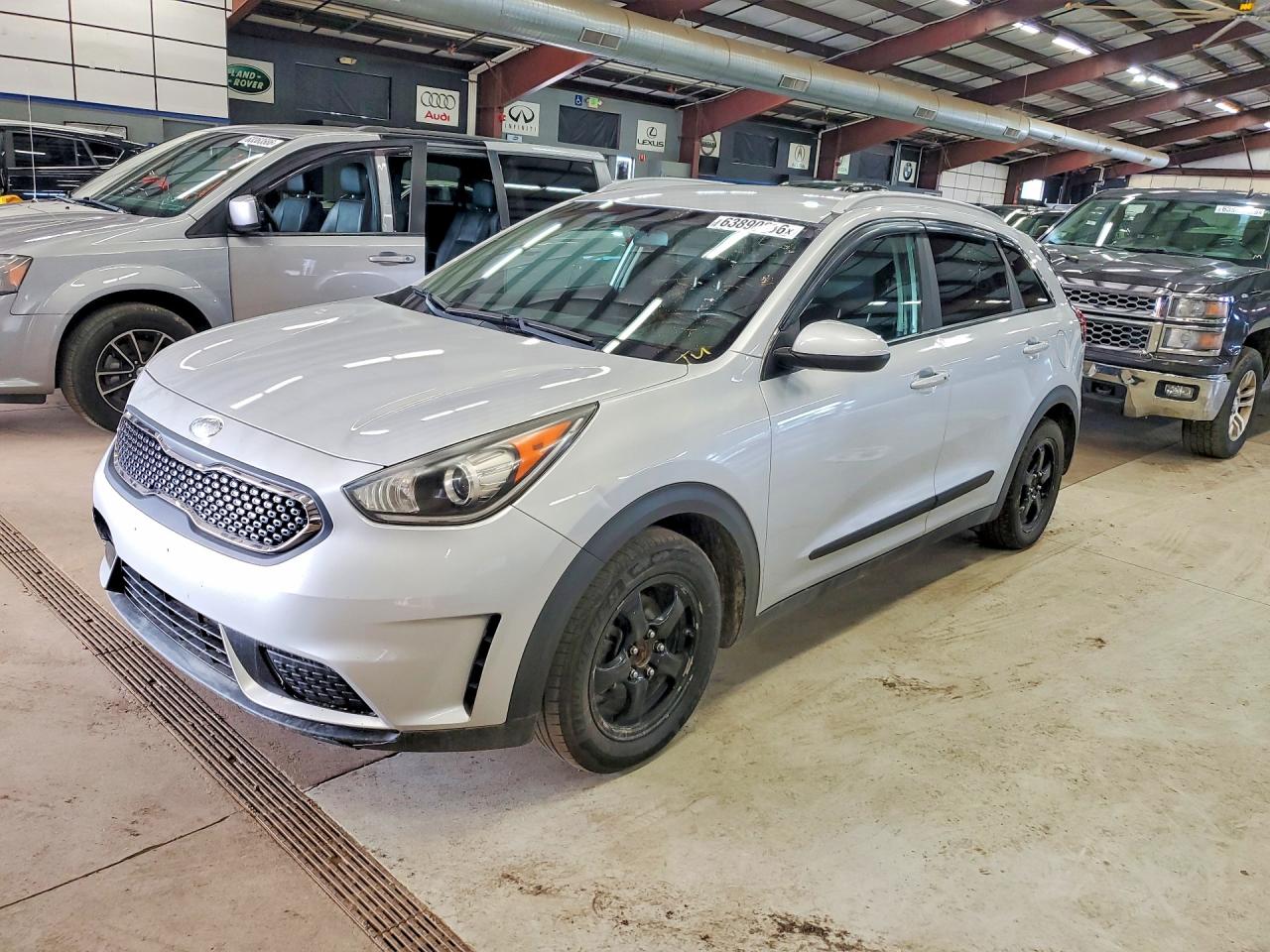 2018 Kia Niro FE, VIN KNDCB3LC8J5200580 — Front end