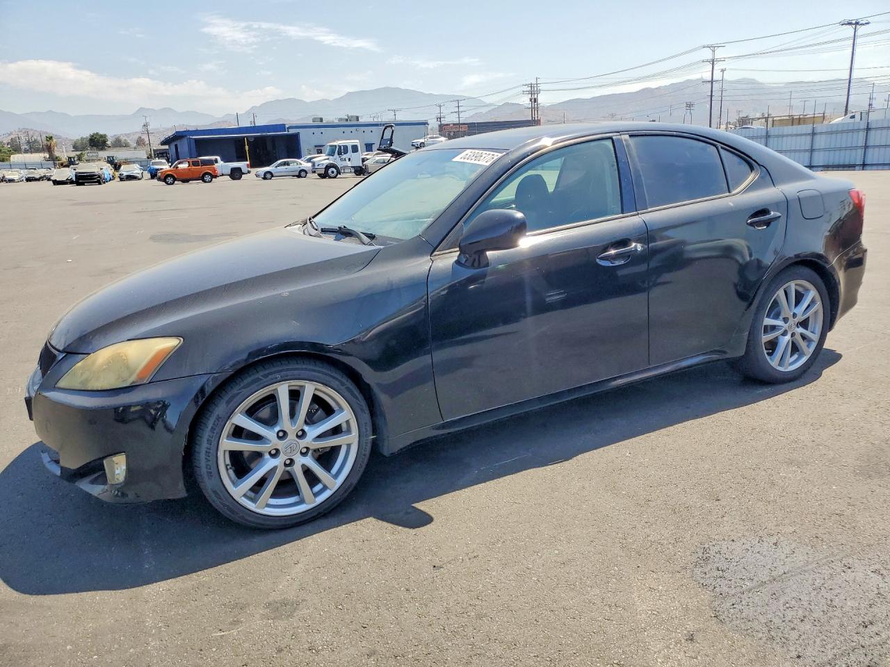 2007 Lexus IS 250, VIN JTHBK262X75047149 — Перед