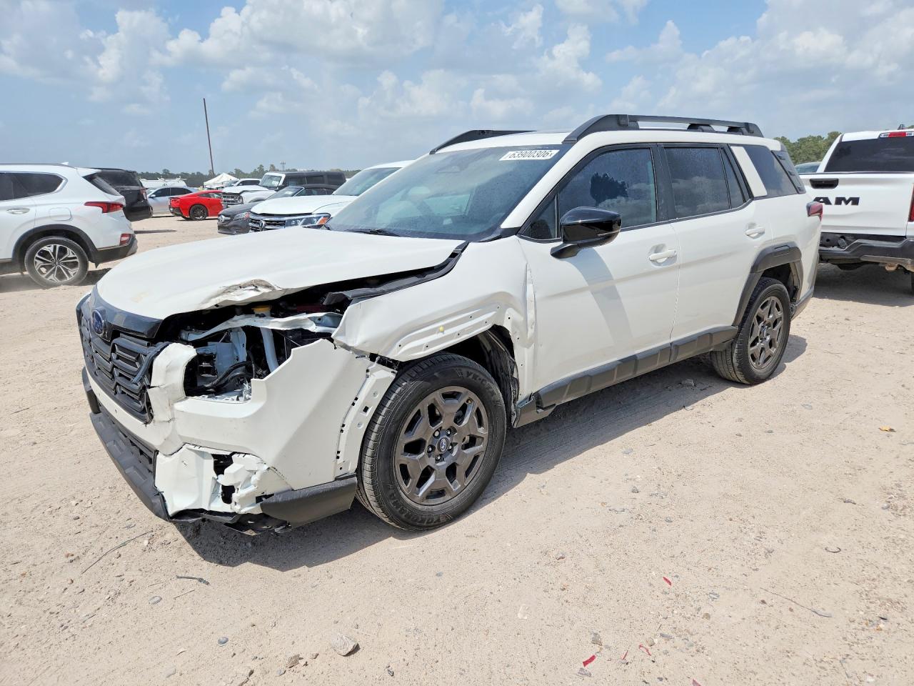 2026 Subaru Outback Premium, VIN JF2BUPBD6TY496161 — Перед