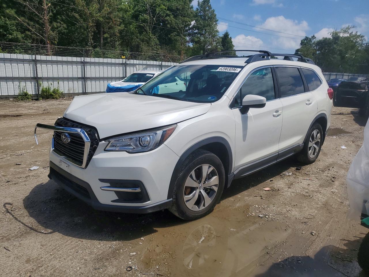 2021 Subaru Ascent Premium, VIN 4S4WMAFD7M3440456 — Перед