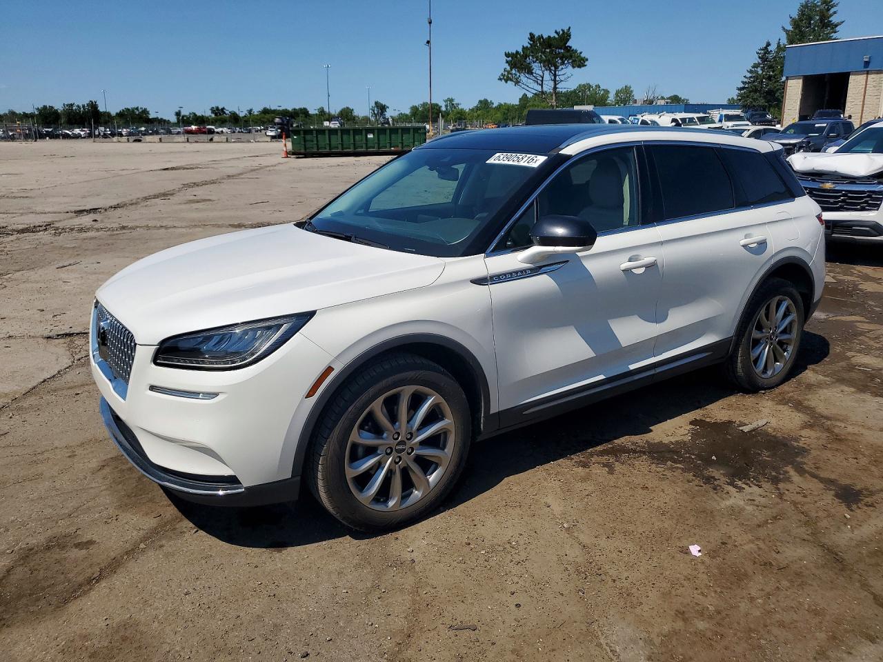 2020 Lincoln Corsair Standard, VIN 5LMCJ1D98LUL18608 — Бок